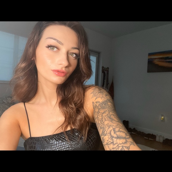 Meet your Posher, Makayla - Picture 1 of 2